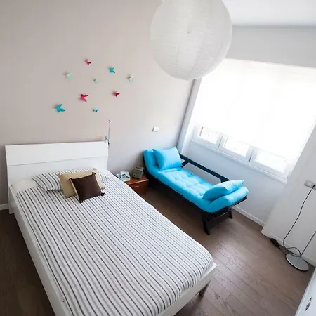 Apartment Lush Contemporary Flat, Wonderful With 3 Bedrooms, 6 Guests