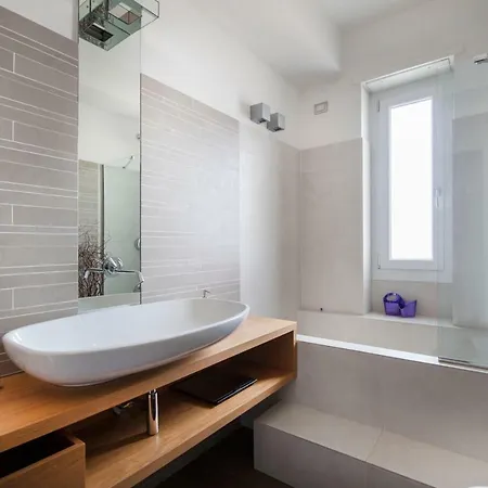 Apartment Lush Contemporary Flat, Wonderful With 3 Bedrooms, 6 Guests