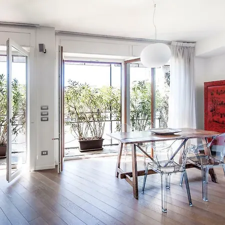 Lush Contemporary Flat, Wonderful With 3 Bedrooms, 6 Guests Apartment