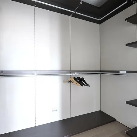 Lush Contemporary Flat, Wonderful With 3 Bedrooms, 6 Guests Milan